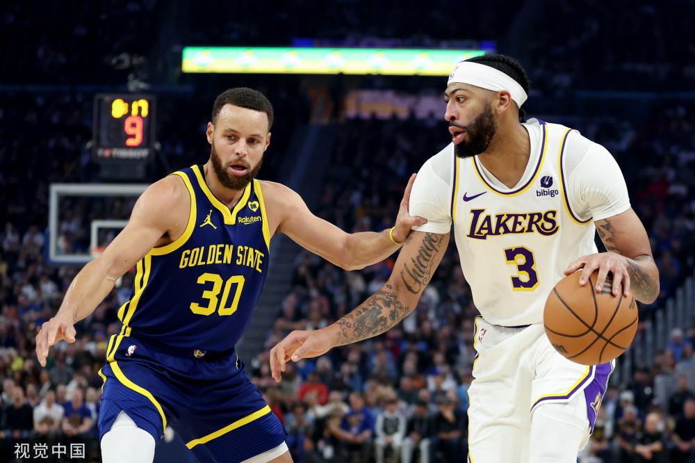 他不仅在门 他不仅在门