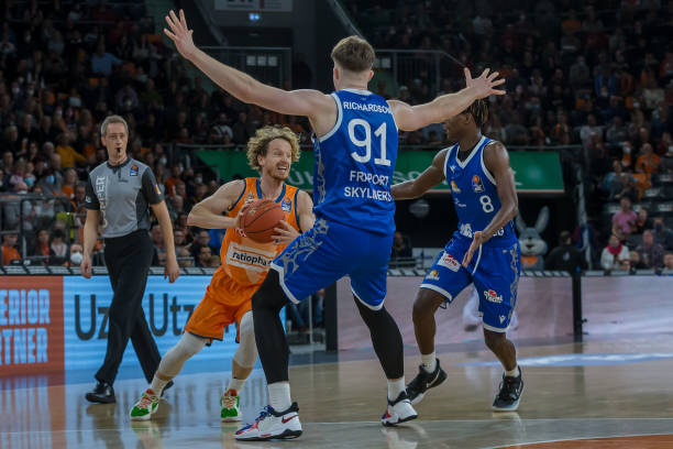 磨砺自己的 磨砺自己的