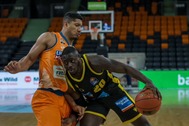 上均表现突 上均表现突